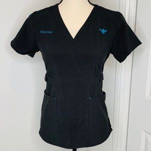 NWOT Women’s Med Couture scrubs top